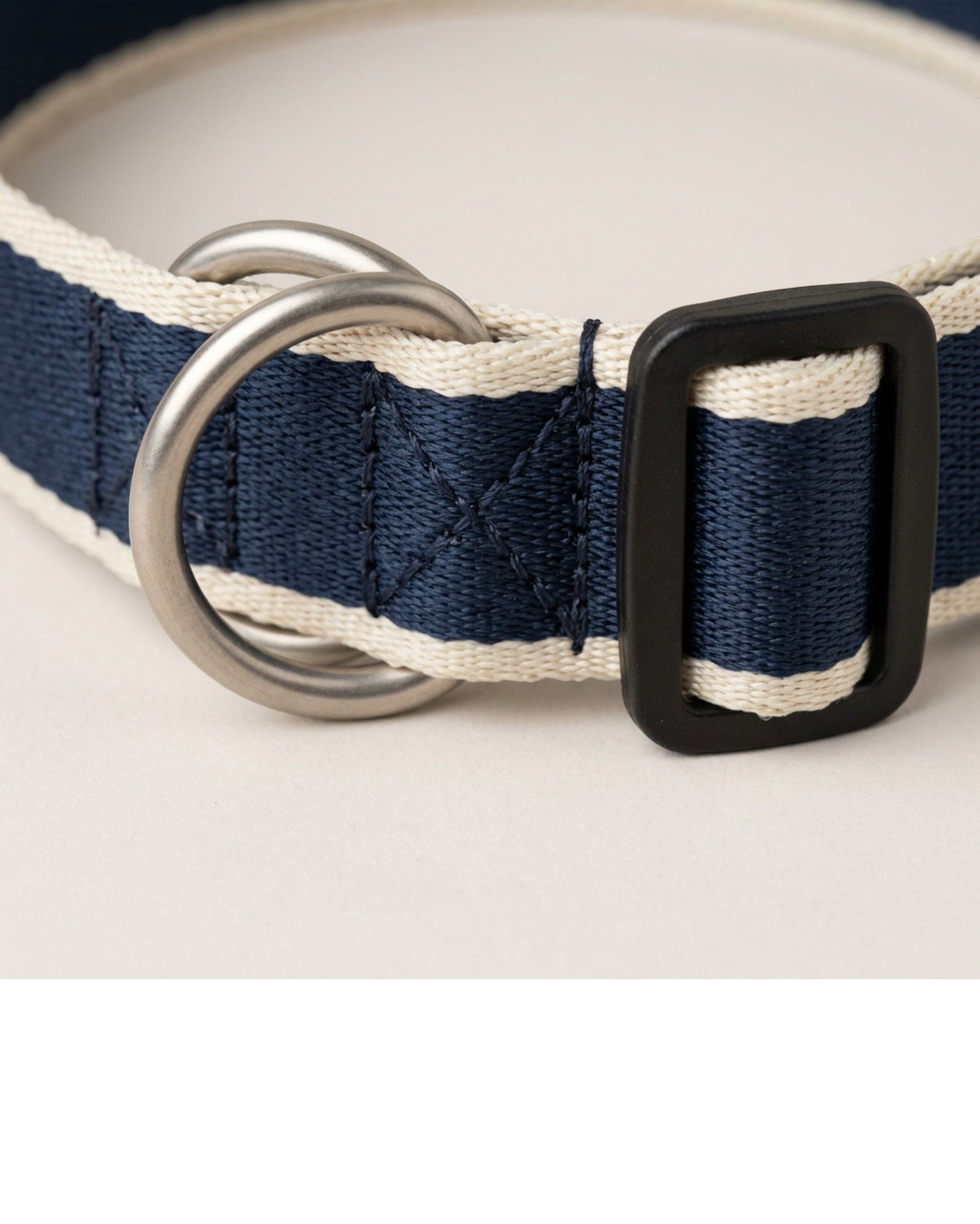 Staen Woven Limited-Slip Dog Collar 40-58 cm Navy and Cream - Detail view